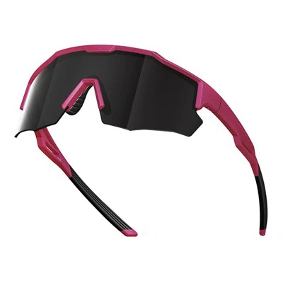 Cov poj niam khiav looj tsom iav dub